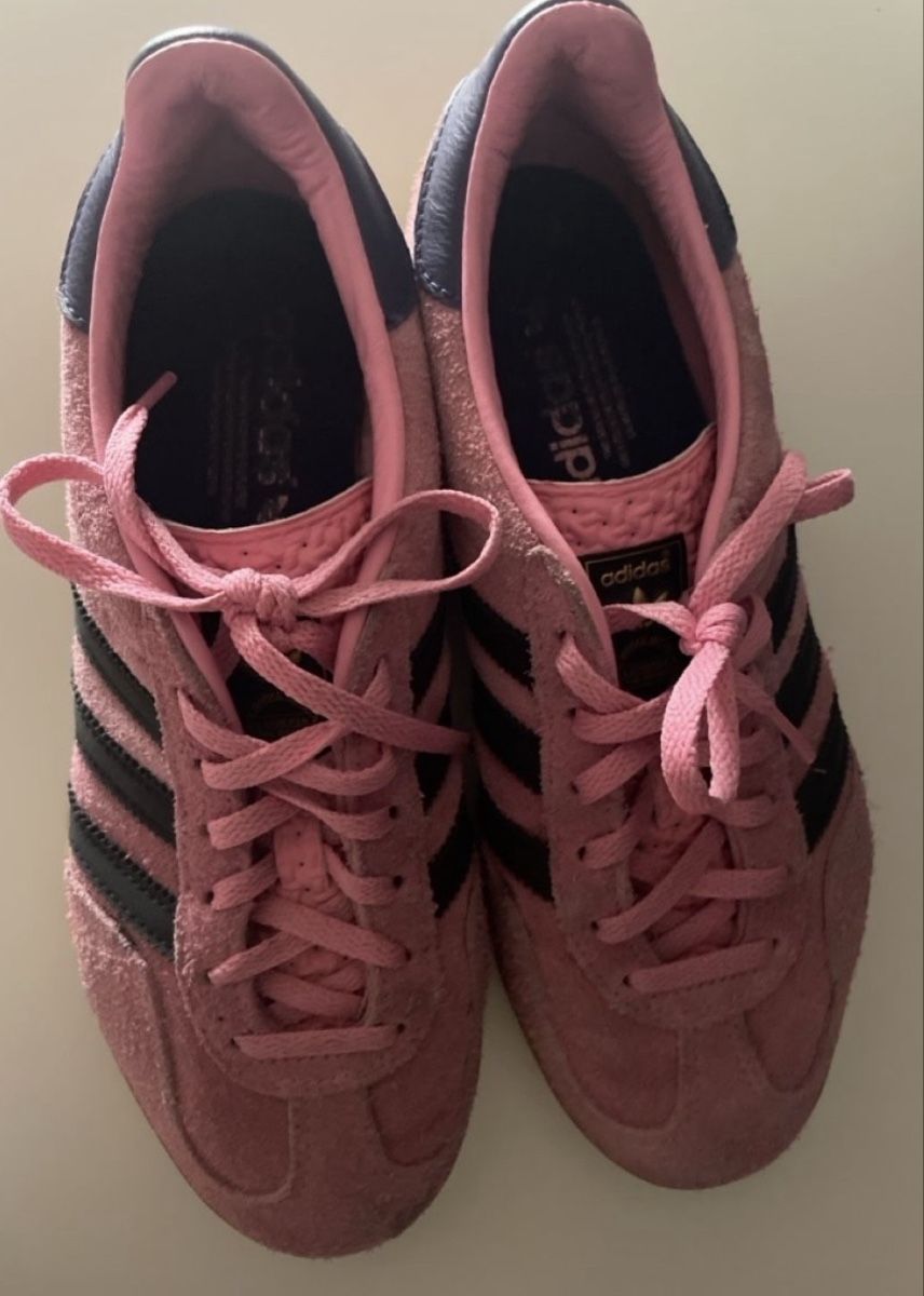 Adidas Damenschuhe: Adidas samba (40) rose – Gebraucht aus Genève von lea_b6vp