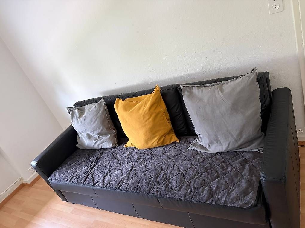 Ikea Divani: FRIHETEN 3er-Bettsofa, Bomstad schwarz – Usato da Dübendorf venduto da lul_fr8k 1