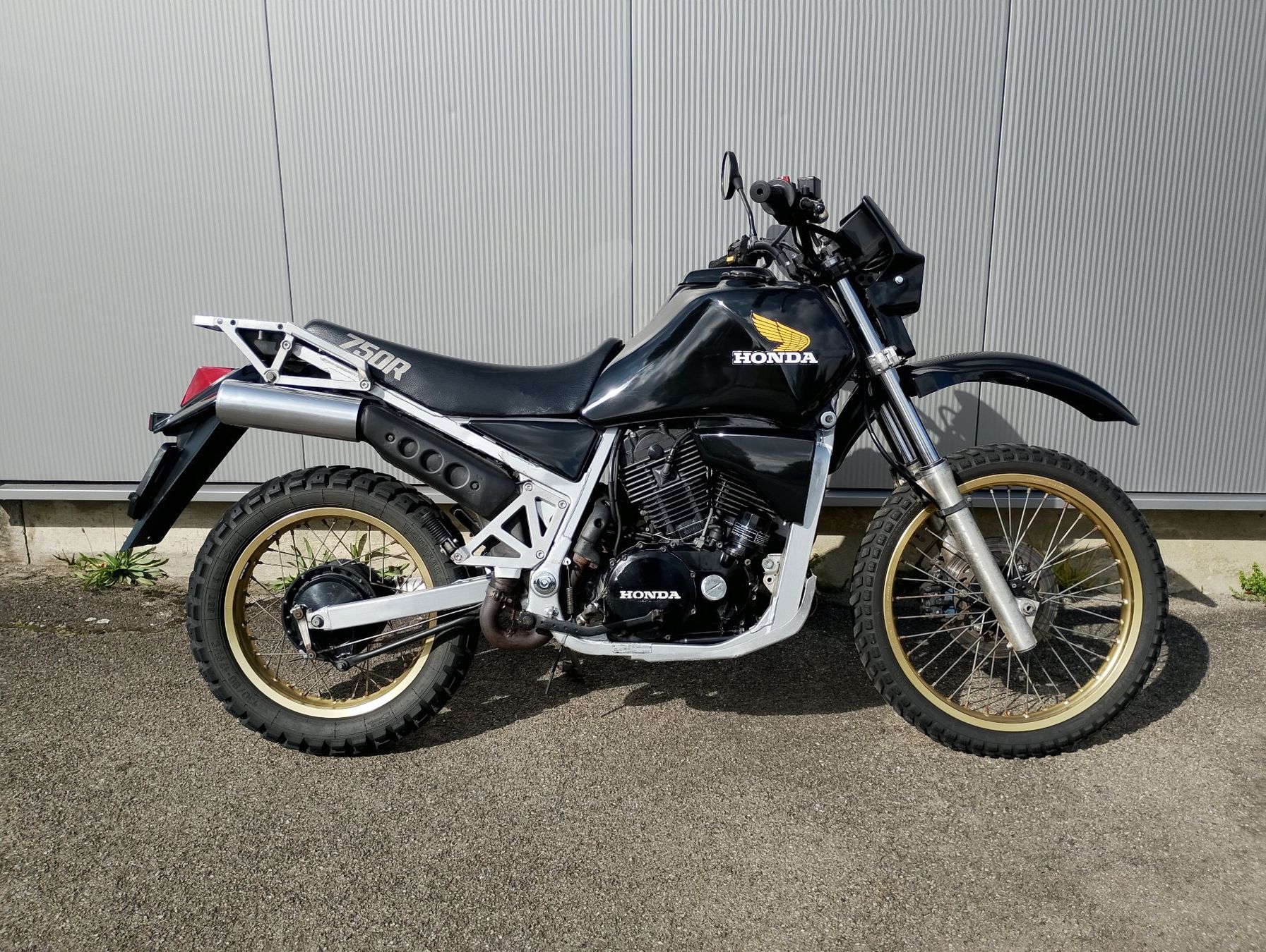 Honda Enduro: Honda XLV 750 R – Difettoso da Basadingen venduto da Class-X_Parts 3