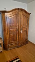 Schrank Massivholz zweitürig mit Schubladen