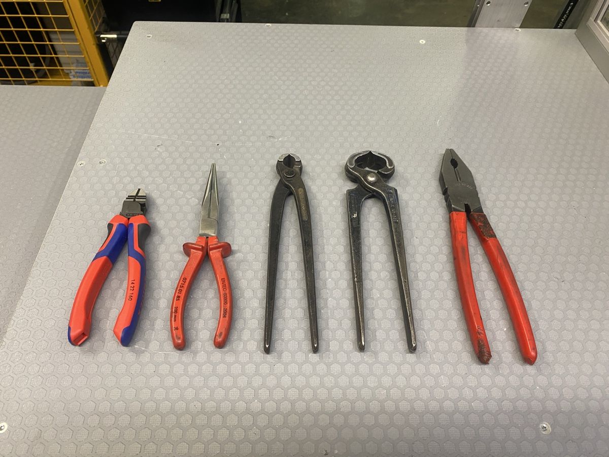 Knipex Tutti gli attrezzi: Lot Knipex Zangen ab 1.- – Usato da Wabern venduto da HK-Design