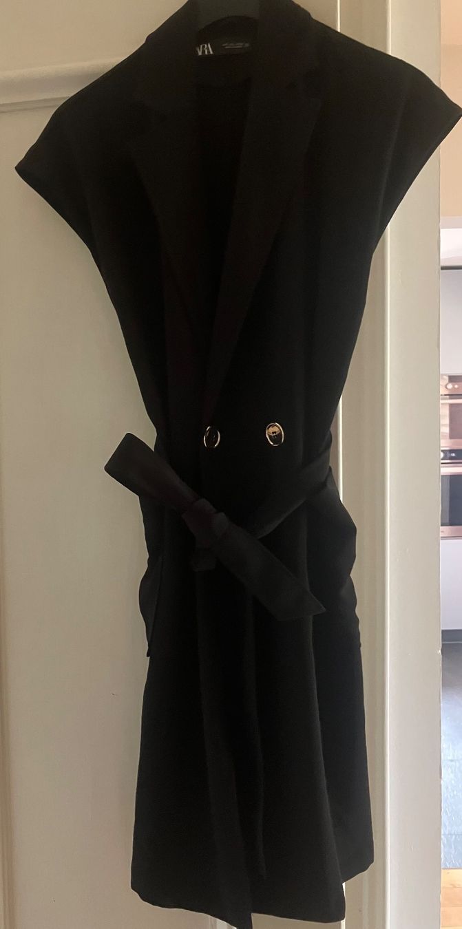 Zara Kleider: Robe Zara élégante – Neu (gemäss Beschreibung) aus Courtételle von ann_gv7r
