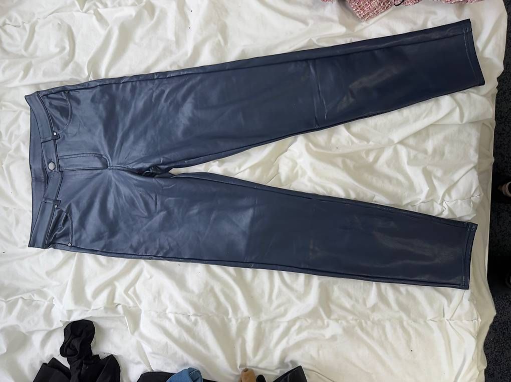 Hosen: Warme Hose Calzedonia M – Gebraucht aus Zürich von Sashkica