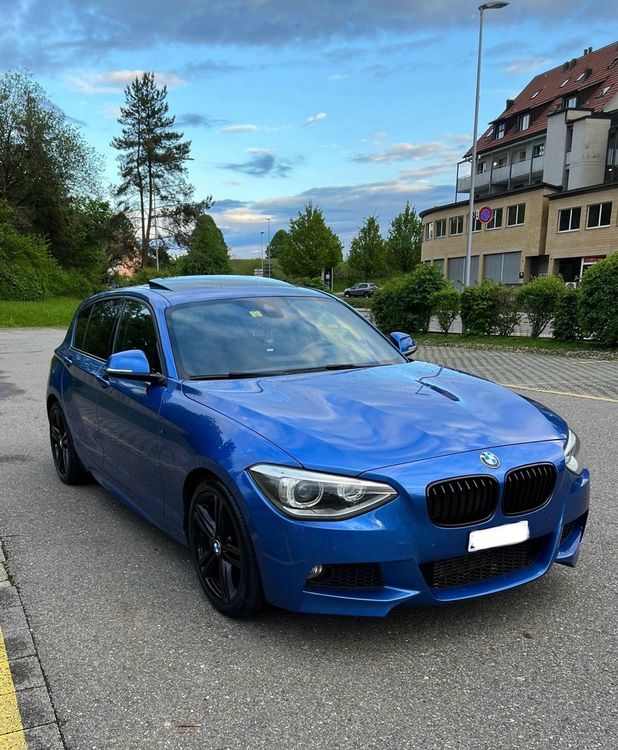 BMW 125i blau