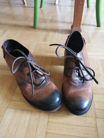 Braune Lederpumps
