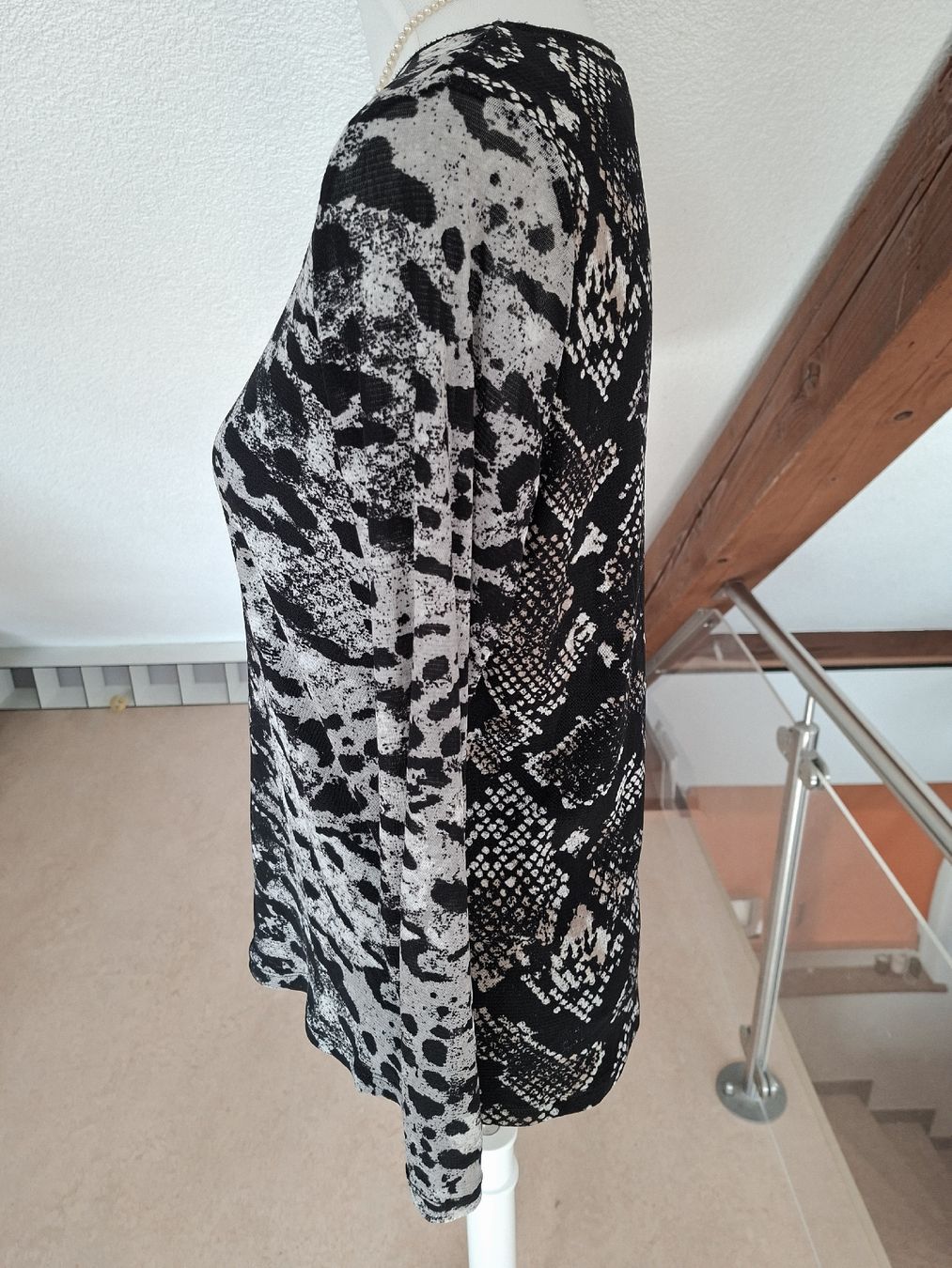 T-shirt: Kingfield Shirt, Gr. M, Schlangenmuster – Usato da Klingnau venduto da vollmond36 1