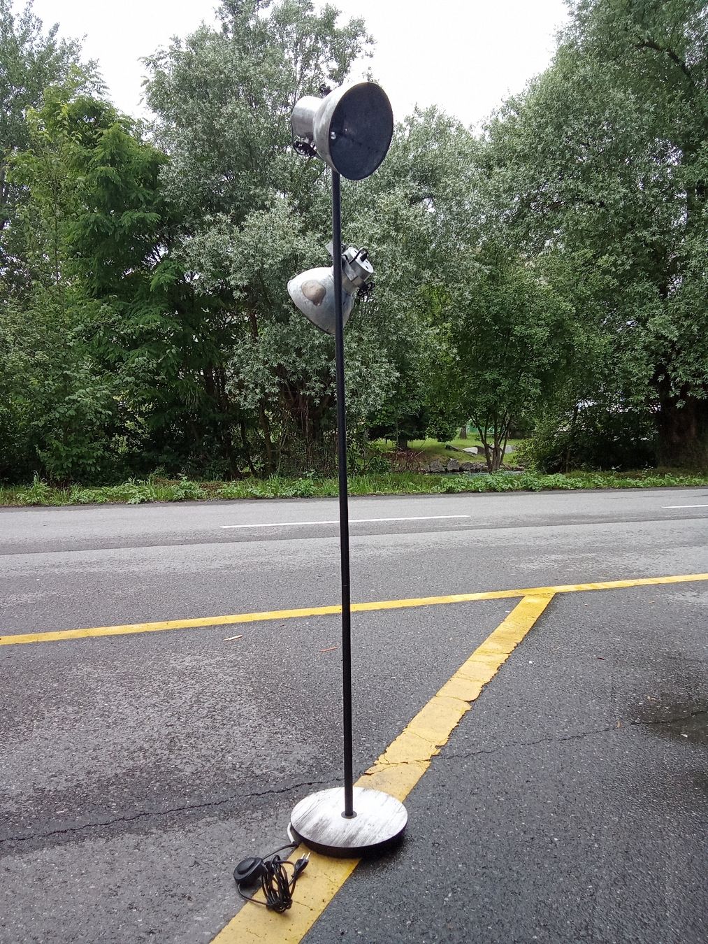 Lampade: Stehlampe Metall Industrie Design – Usato da Erstfeld venduto da Tomalov