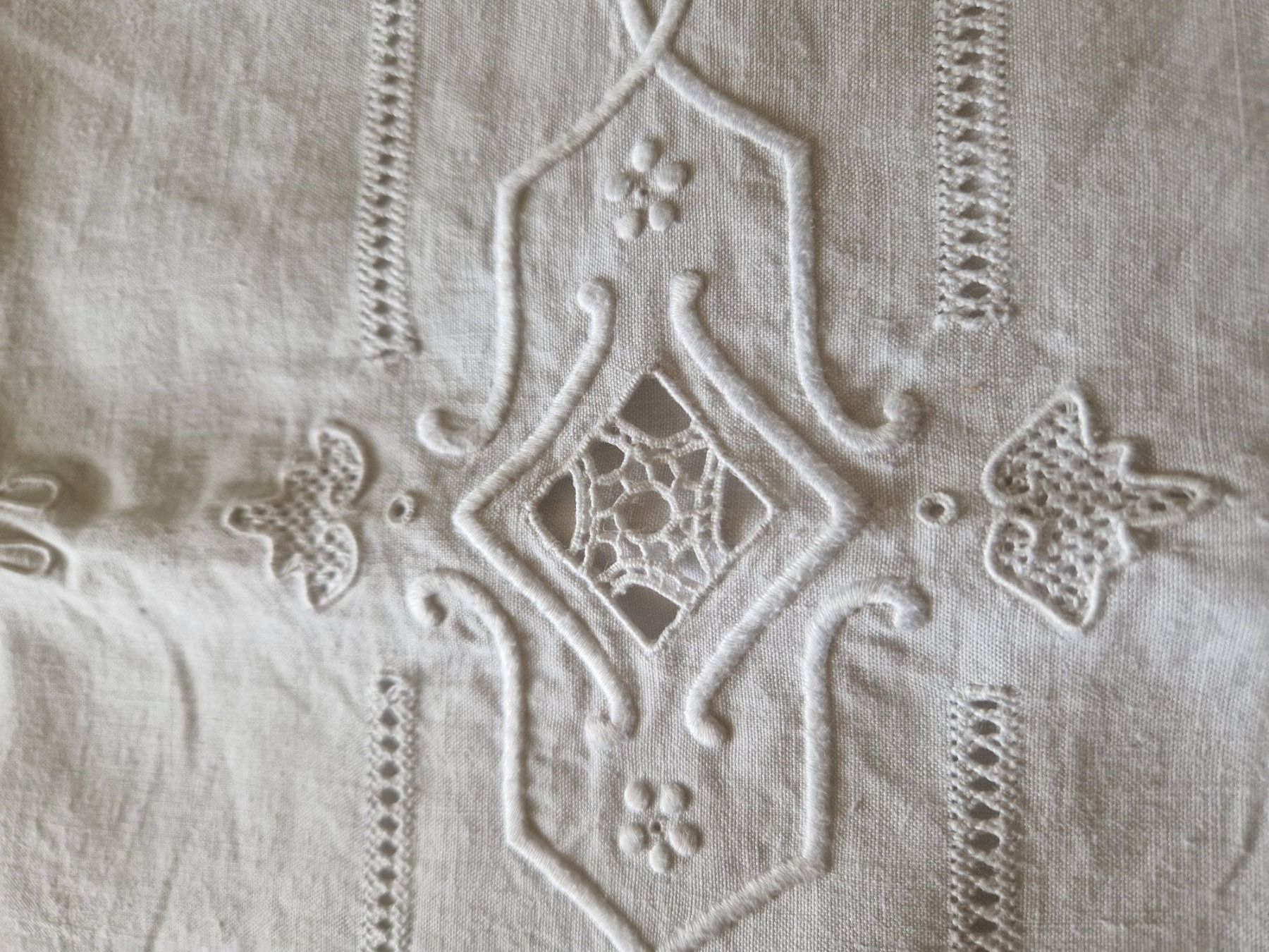 Bettwäsche: Leintuch mit Stickerei / Monogramm SW – Gebraucht aus Bern von Antikbatik 5