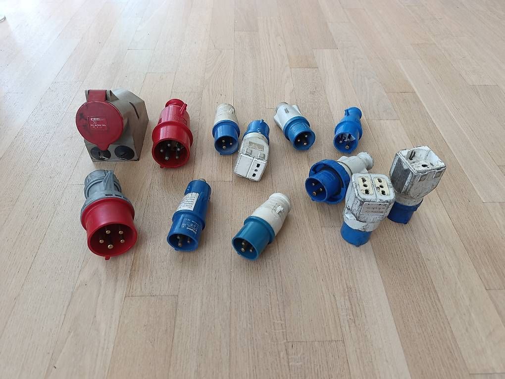 Stecker: Verschiedene Stecker – Gebraucht aus Umiken von ced_5rvk