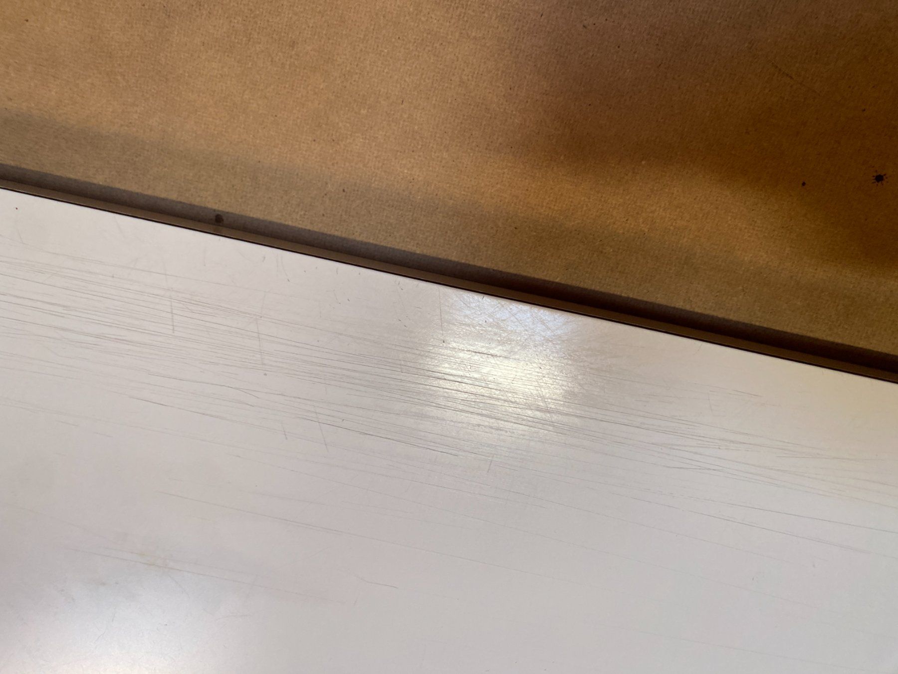 Tavoli: Tisch weiss mit Metallfüssen – Usato da Gümligen venduto da Vicky2 6