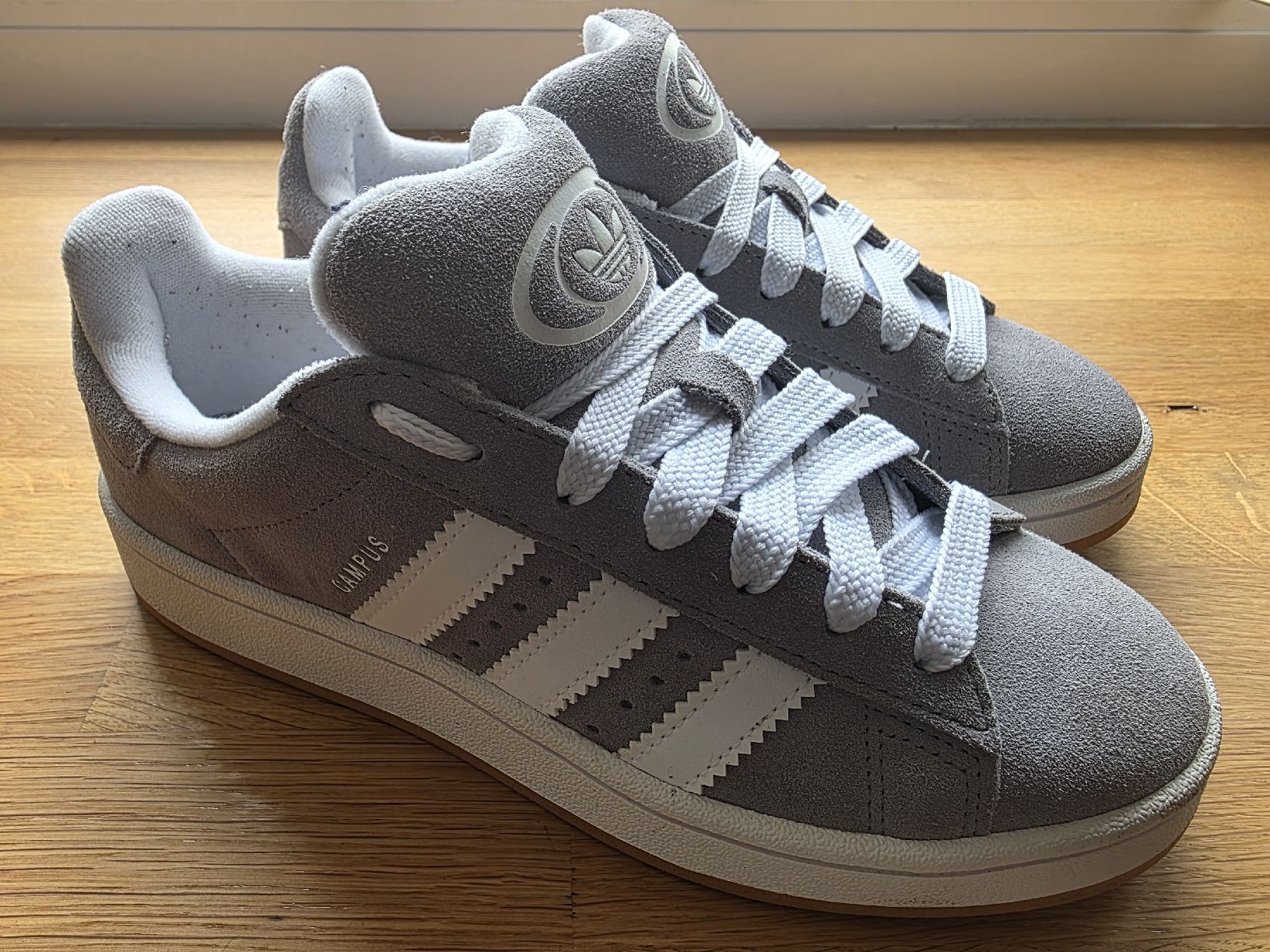 Adidas Damenschuhe: Adidas-UGG-Fashion – Neu (gemäss Beschreibung) aus La Chaux-de-Fonds von Pfer6799