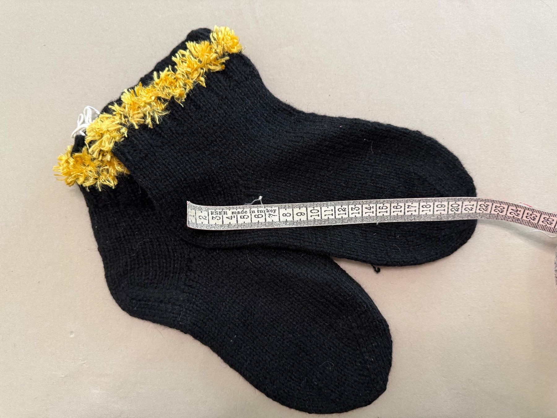 Socken: Cashmere 100%, Hand Made Knitted Socks Black – Neu und originalverpackt aus Lugano von Luswre 2