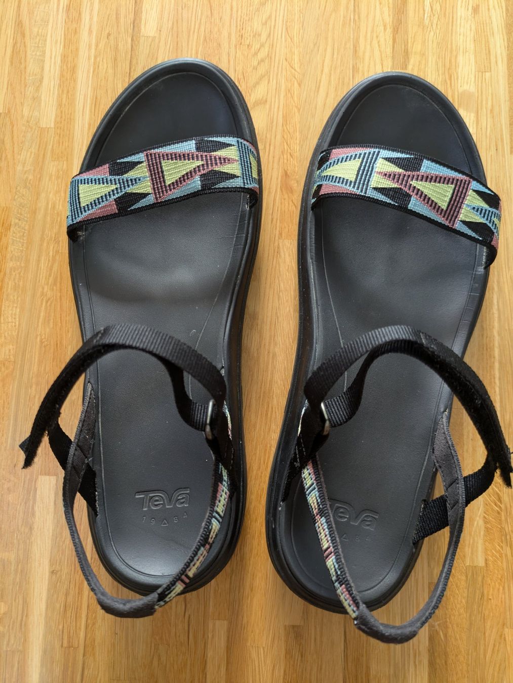 Scarpe da donna: Teva Sandalen schwarz Gr. 41 – Usato da Zürich venduto da kidan 2