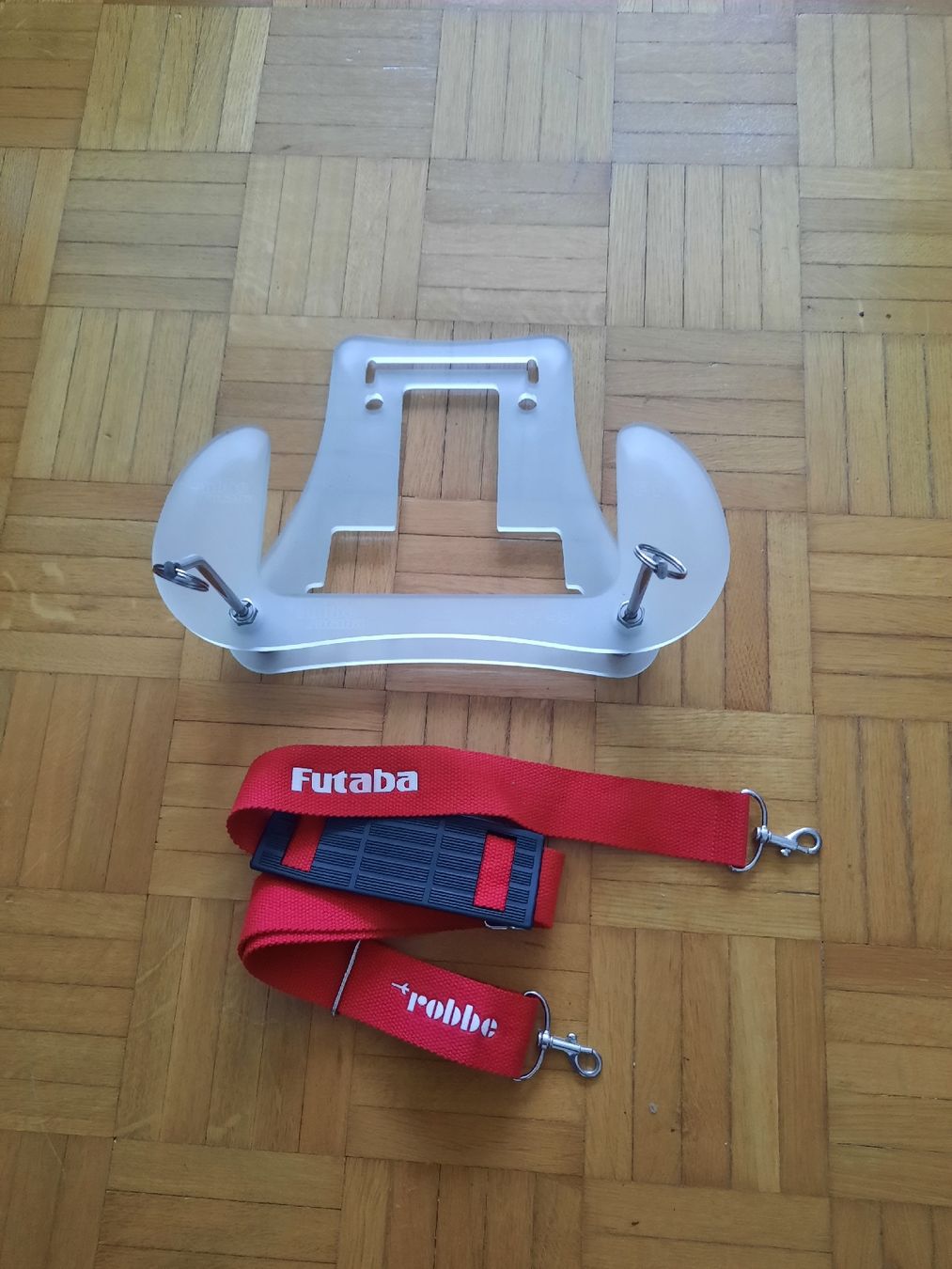 Futaba RC Kits de montage: Senderpult Futaba – D'occasion à Oetwil am See par Jndi1