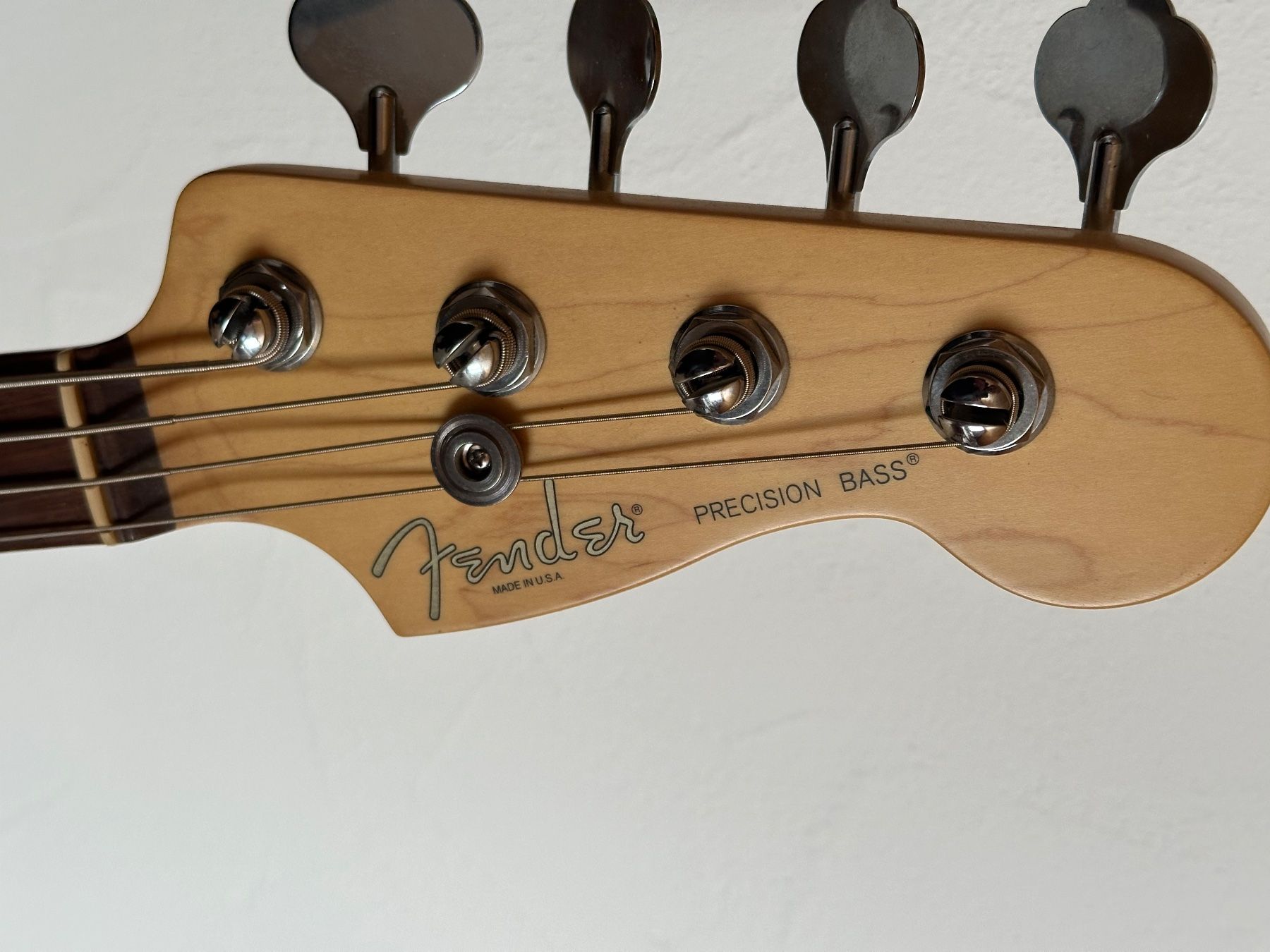 Fender Strumenti musicali: Fender Precision Bass, US-Made 2004, mit Original Case – Usato da Trübbach venduto da iwy_b65f 3