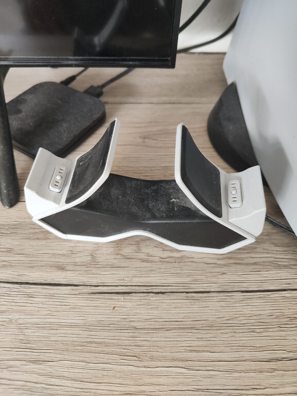 Sony Konsolen: PS5 Disc Edition + 2 Controller + charger+ 7 disc spielen – Gebraucht aus Winterthur von ahm_l57n 2