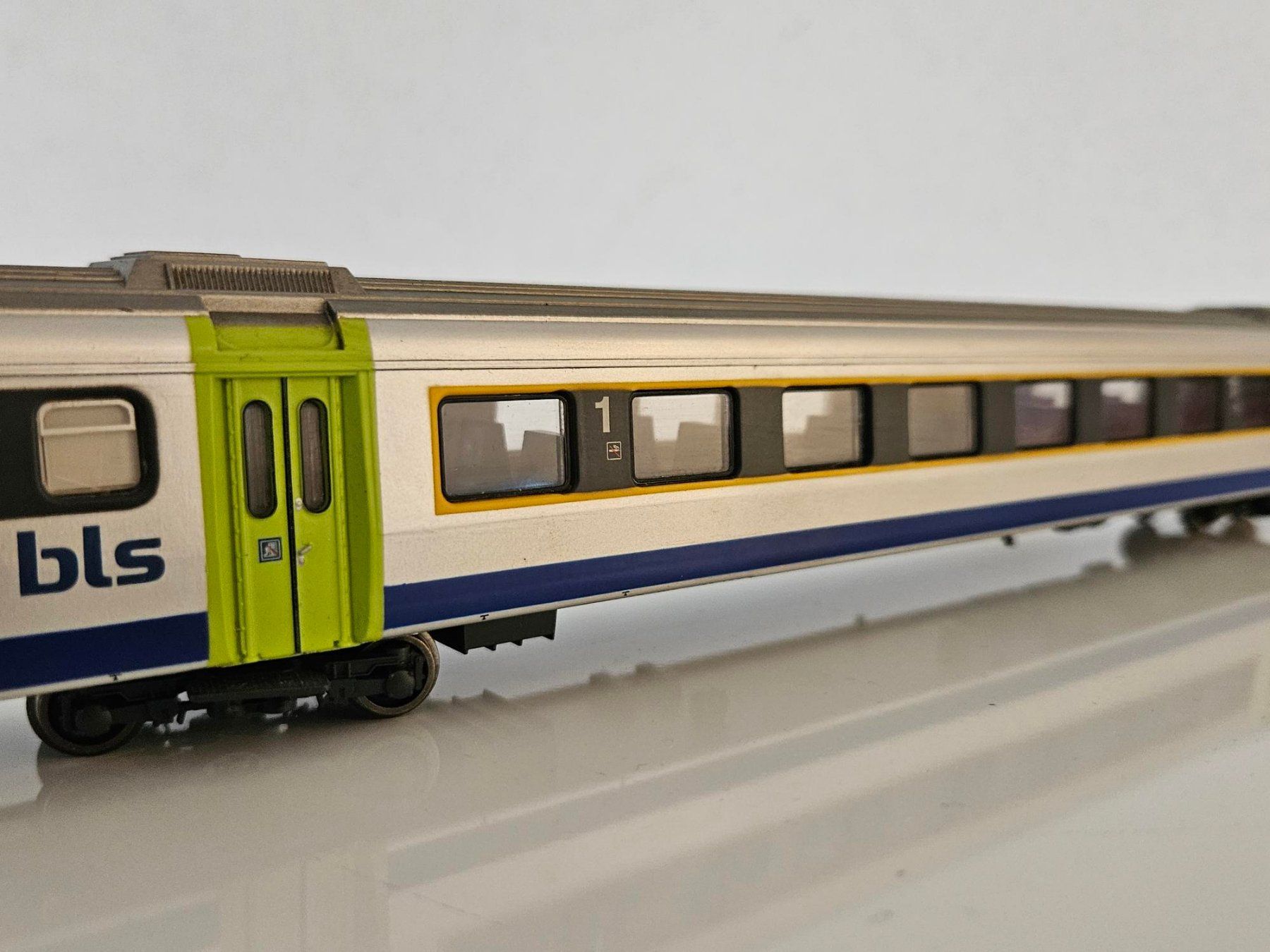 Liliput Modellini di ferrovie: Liliput BLS EW III - A / 1.Klasse – Usato da Ins venduto da oebb1044 1