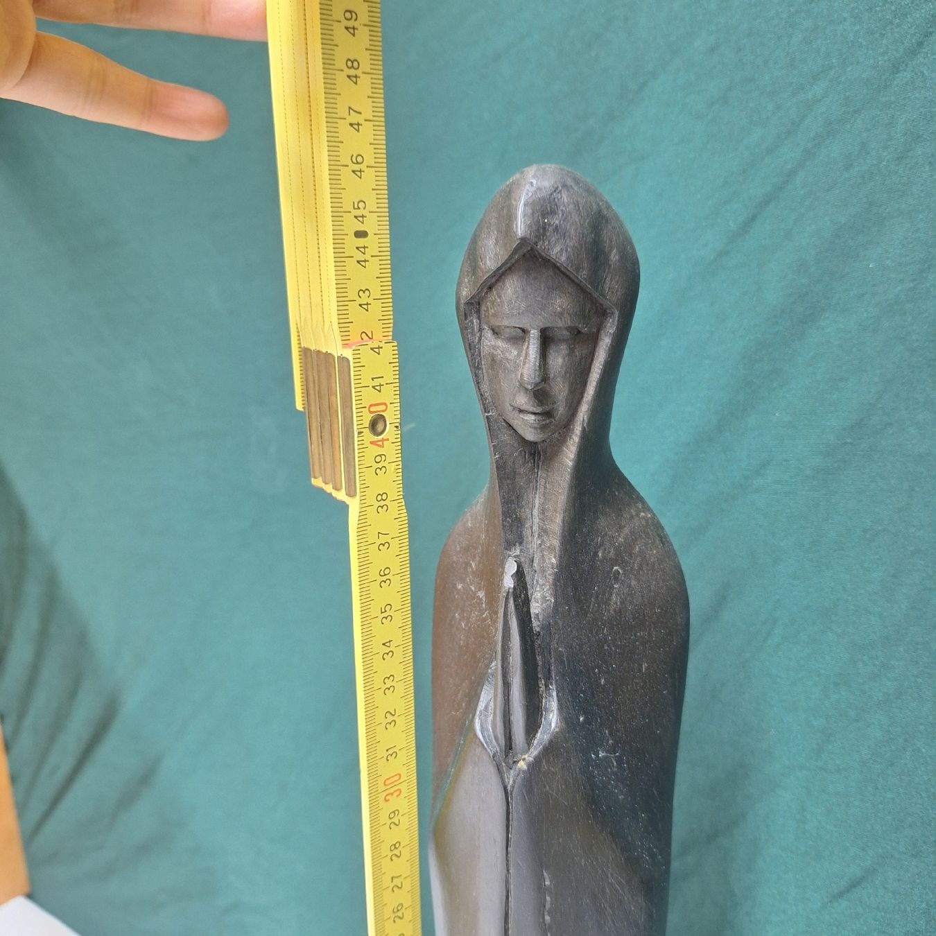 Sculture & Statue: Hohe Madonna Figur aus dunklem Holz, – Usato da Winterthur venduto da Goldpipau 2
