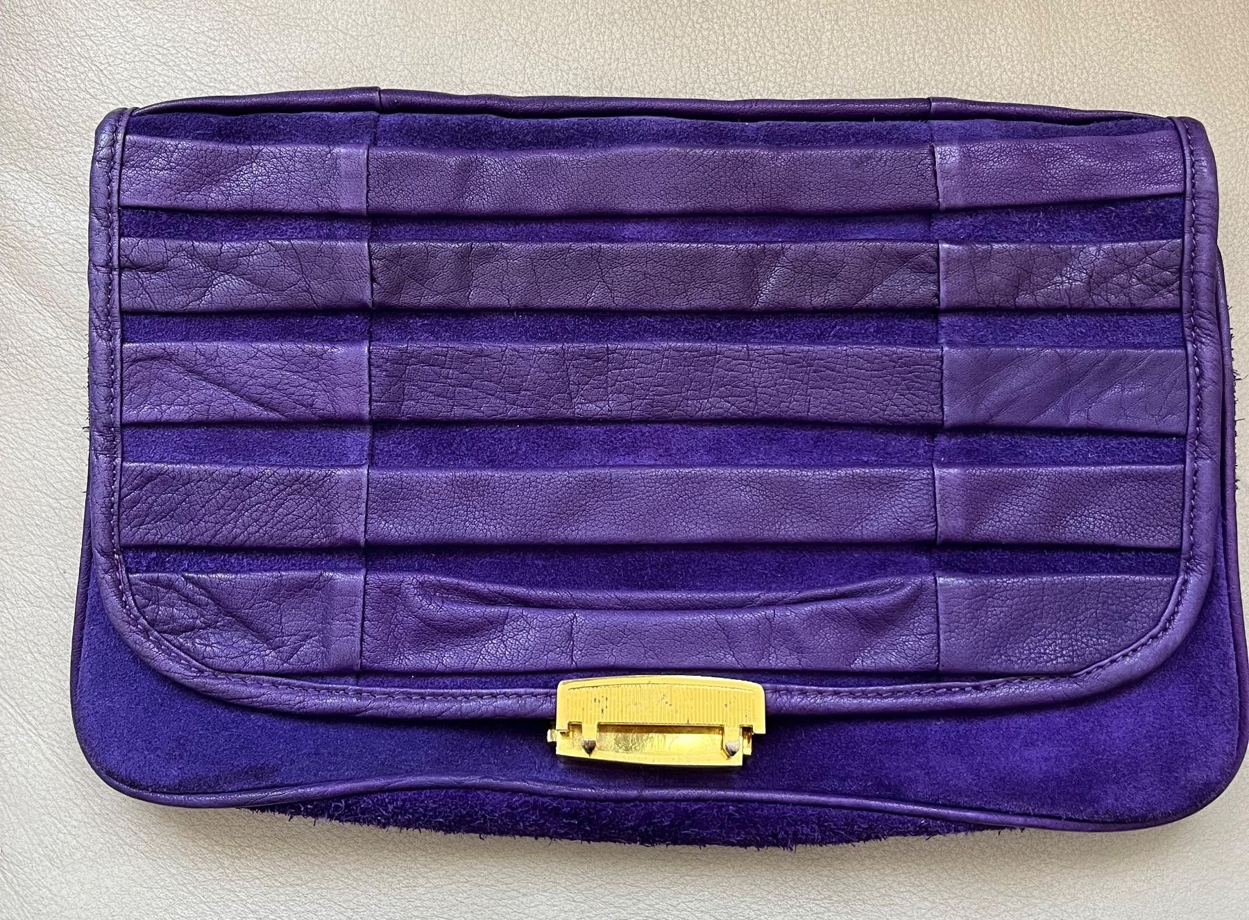 Topshop Borse: Top shop clutch in suede 💜 – Usato da Chêne-Bougeries venduto da Seetooyoo 8