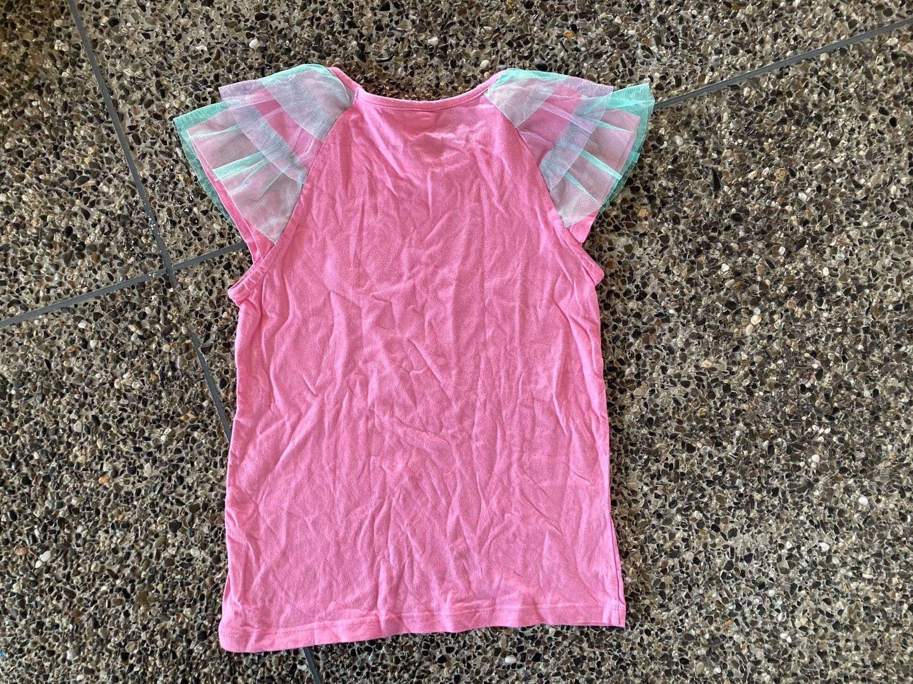 Camicette, T-shirt & Top: T-Shirt Herz, Gr. 134/140 – Usato da Aetingen venduto da Nadinsky 2