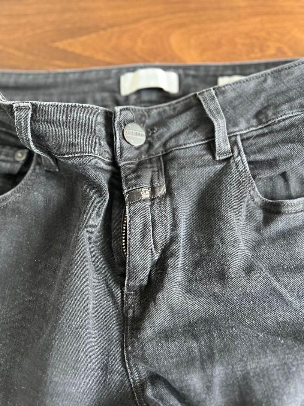 Closed Jeans: Schicke CLOSED Jeans, Grösse 30 – D'occasion à Ebmatingen par Mistelu 2