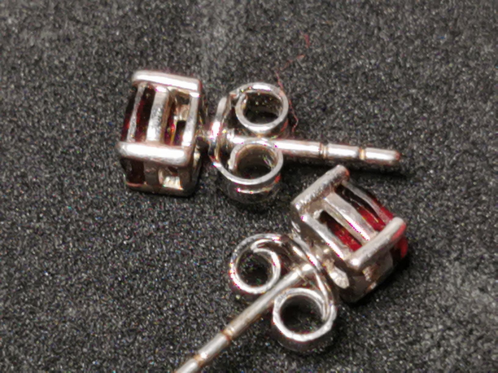 Orecchini pendenti & Orecchini a lobo: Damen Silber Ohrstecker mir Granat – Nuovo e nell'imballaggio originale da Schlieren venduto da vlalif 5