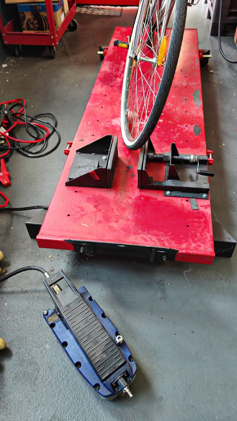 Piattaforme elevatrici: Motorrad Lift – Usato da Oberengstringen venduto da 156driver 1