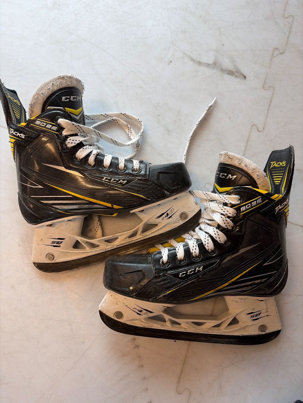 Ccm Schlittschuhe: CCM Hockeyschuhe Tacks 6092 Grösse 36.5 – Gebraucht aus Affeltrangen von p_bertsch