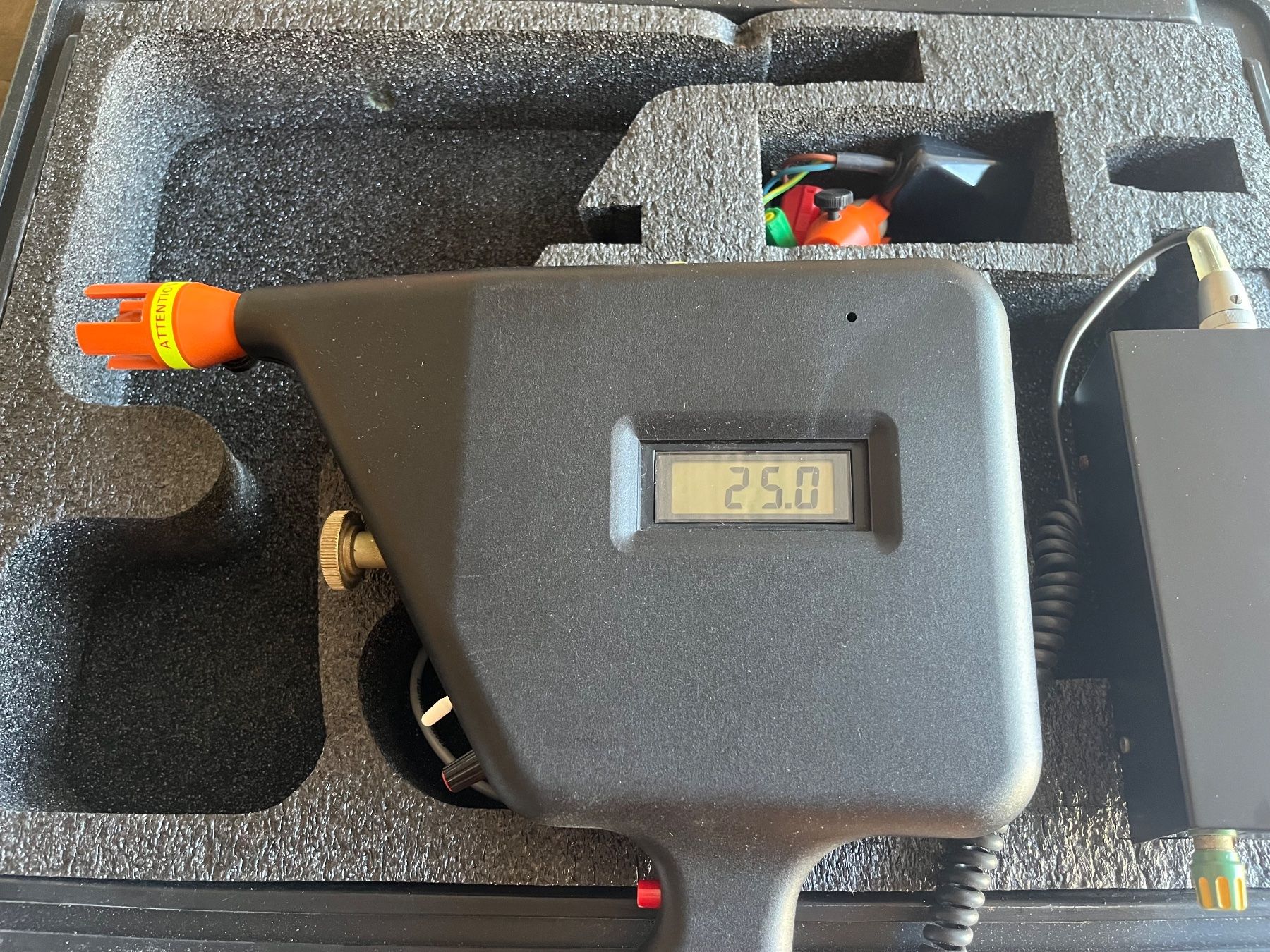 Messen: Simulateur de décharge électrostatique – Gebraucht aus Delémont von Cannonus 1