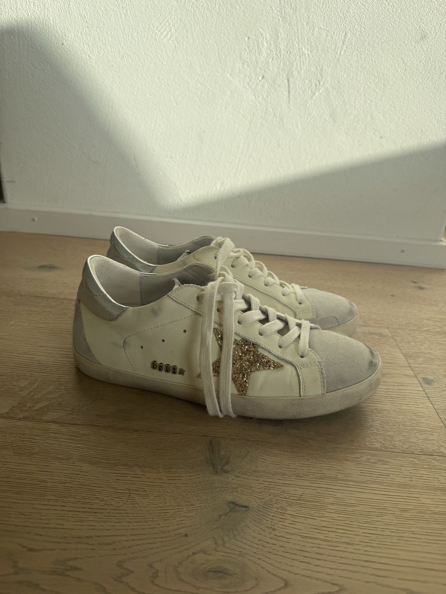Damenschuhe: Weisse sneakers mit Stern – Neu (gemäss Beschreibung) aus Winterthur von ali_t7d6 2