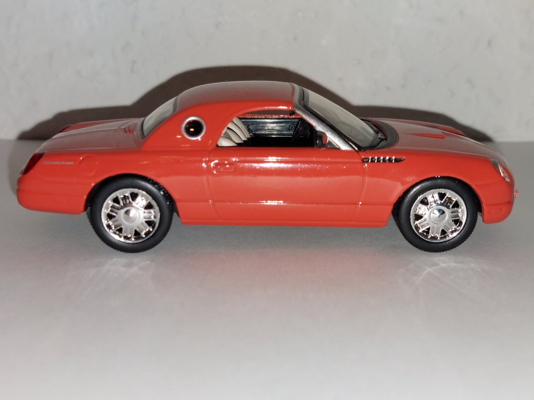 Ford Modellini d'auto: Ford Thunderbird 1:43 Universal Hobbies – Usato da Diegten venduto da isetta590 2
