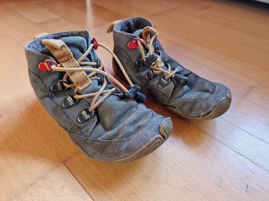 Chaussures garçon: Wildling Eibe 28 – D'occasion à Rutschwil par tho_9lxq 2