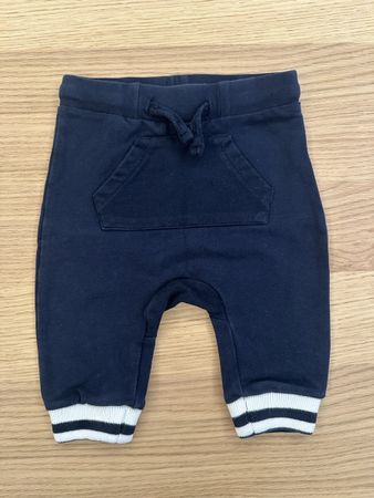 Hosen dunkelblau Grösse 67cm