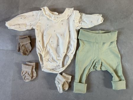 Babykleidung 56
