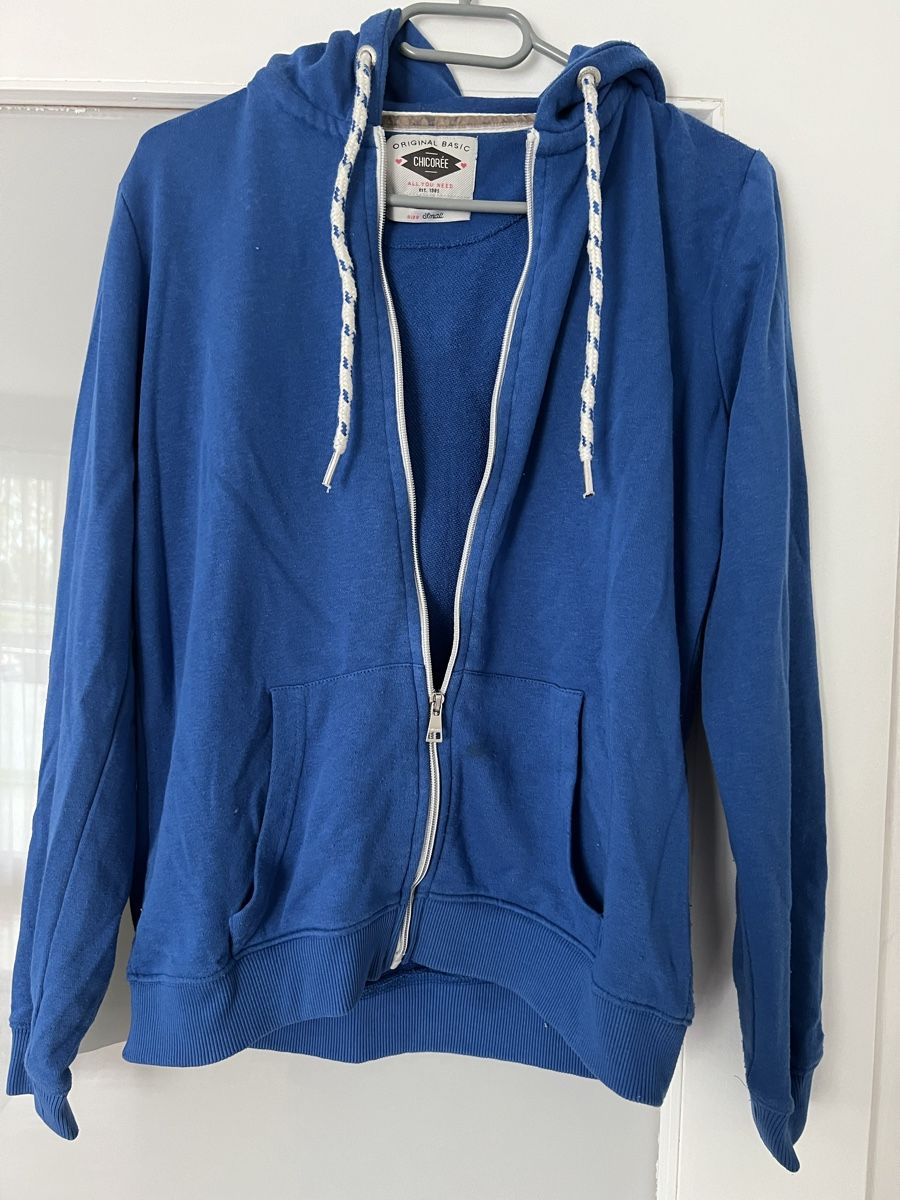 Giacche: Blauer Kapuzenpullover Grösse S.CHICORÉE – Usato da Siebnen venduto da toshi123