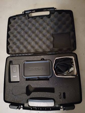 Koffer mit SHURE Zubehör