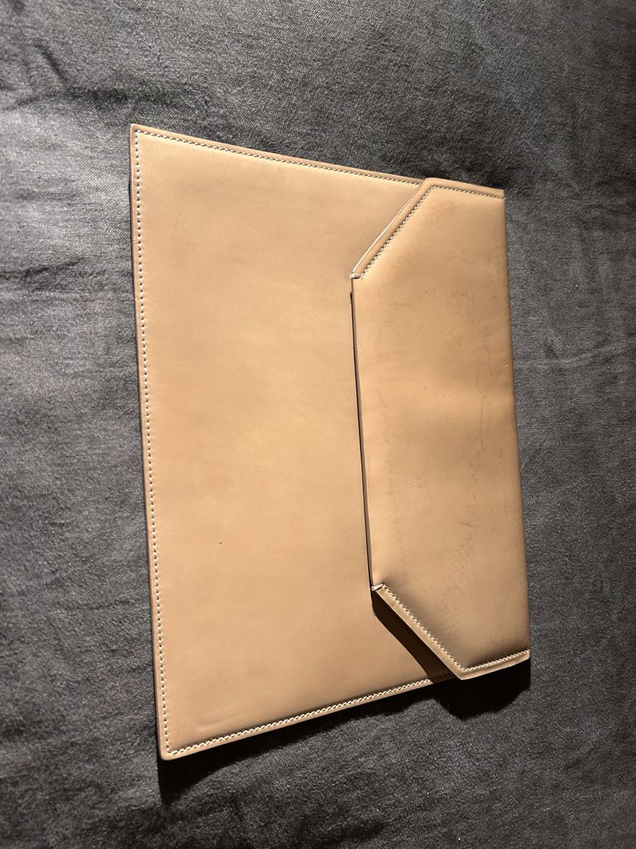 Bally Valigie & Borse: Bally Leather clutch  – Usato da Territet venduto da gue_s7rn