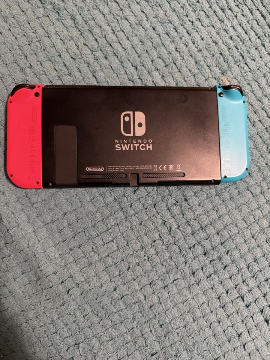 Nintendo Konsolen: Nintendo Switch Konsole mit Joy-Con in Rot und Blau – Neu (gemäss Beschreibung) aus Egerkingen von dan_qqf9 1