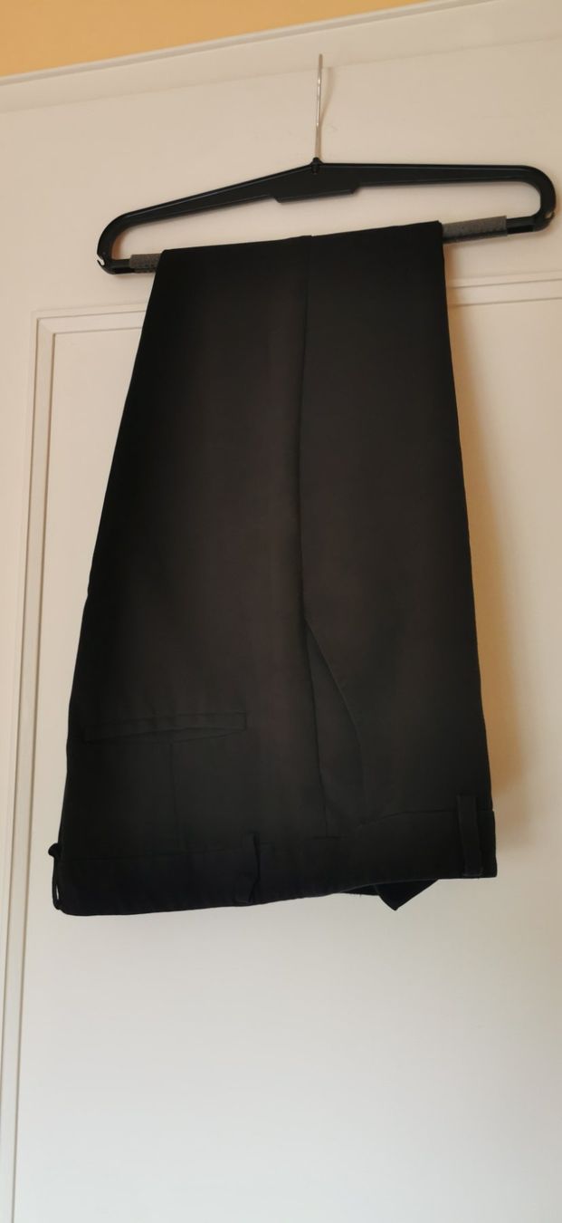 Pantaloni: Pantalons cigarettes noir – Usato da Tavannes venduto da shannonmeylan2003