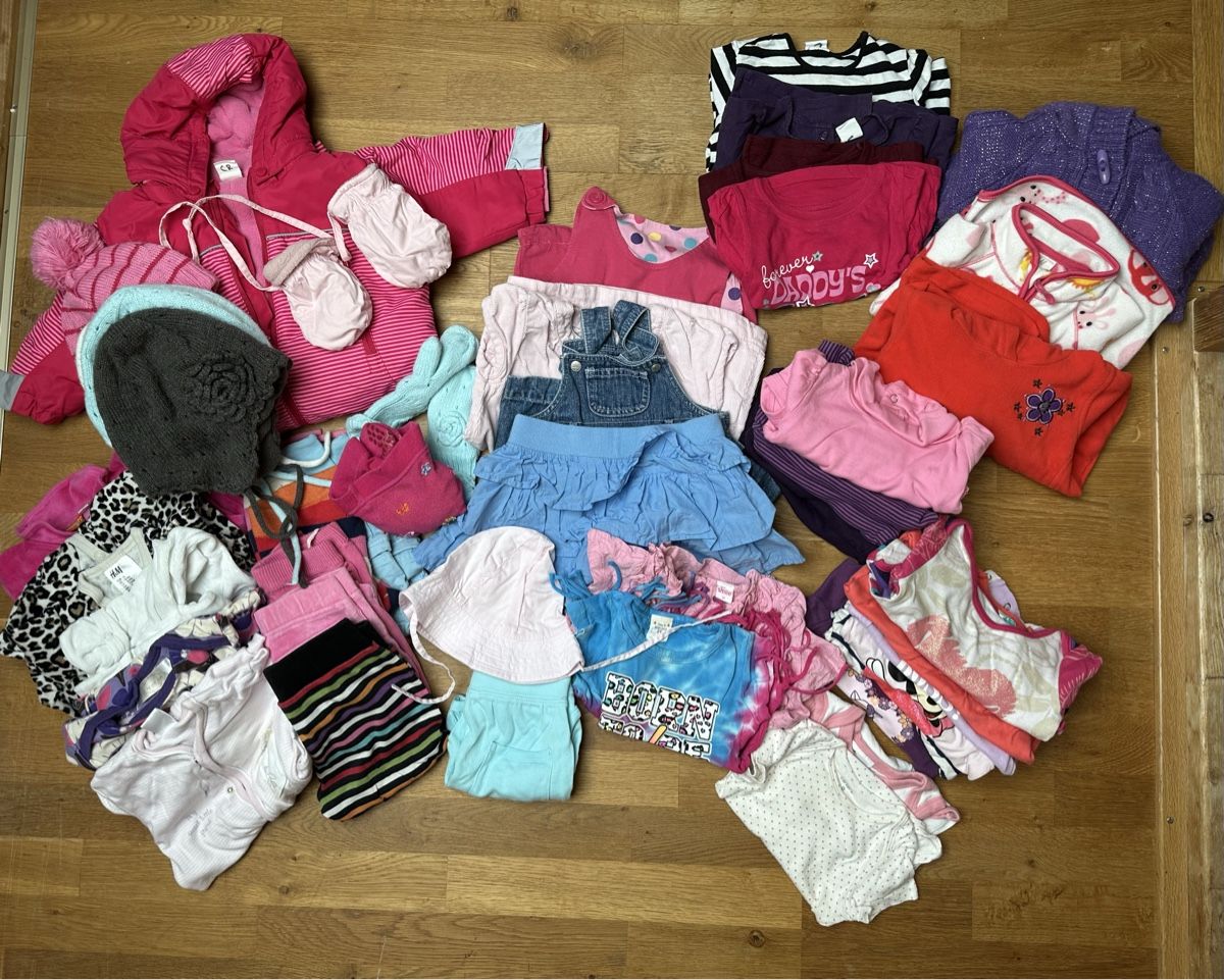 Kleiderpakete & -sets: Babykleider Gr. 74 Mädchen – Gebraucht aus Zürich von Fuxion