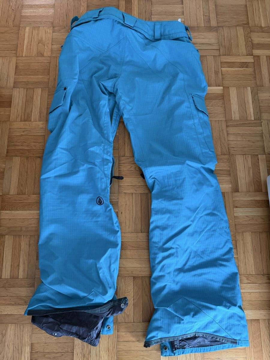 Pantaloni: Volcom snowboard pants – size S – Usato da Unterseen venduto da pinandgreen 1