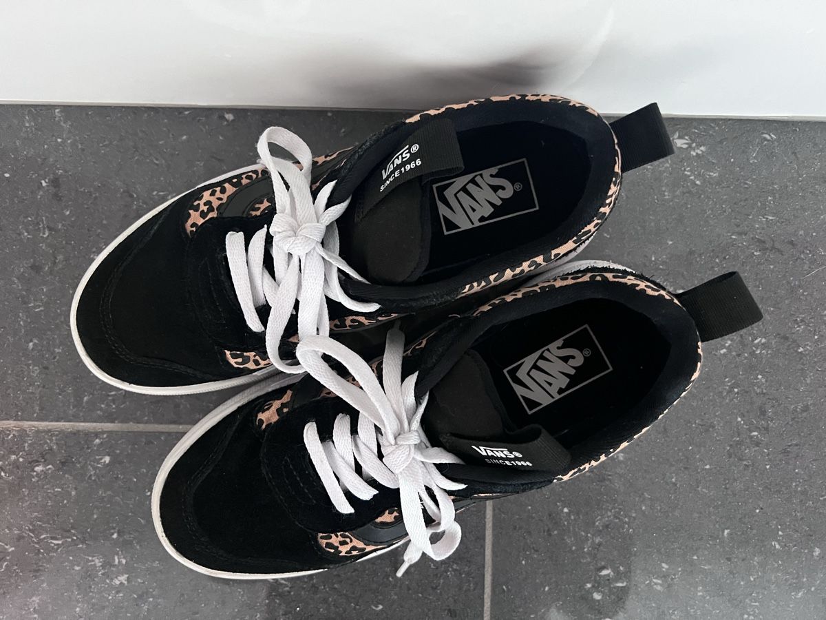Vans Scarpe da donna: Vans - Top Zustand - Grösse 39 – Usato da Wil SG venduto da ooMariposaoo 2