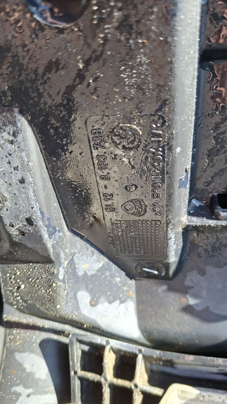 BMW Tutti pezzi di ricambio auto: Pare choc arriere bmw E39 – Usato da Vérossaz venduto da Thibault1234 8