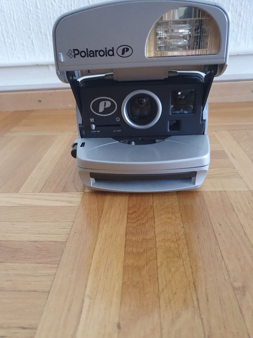 Polaroid Fotocamera: Polaroid instantané - Argenté – Difettoso da Prilly venduto da RoDyRe