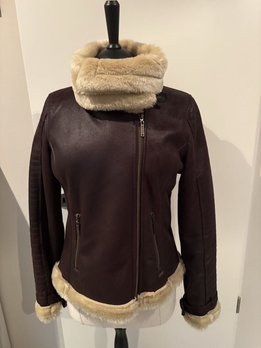 Pepe Jeans Giacche: Jacke Pepe Jeans Gr. M Lederoptik – Usato da Tagelswangen venduto da lykainion 1