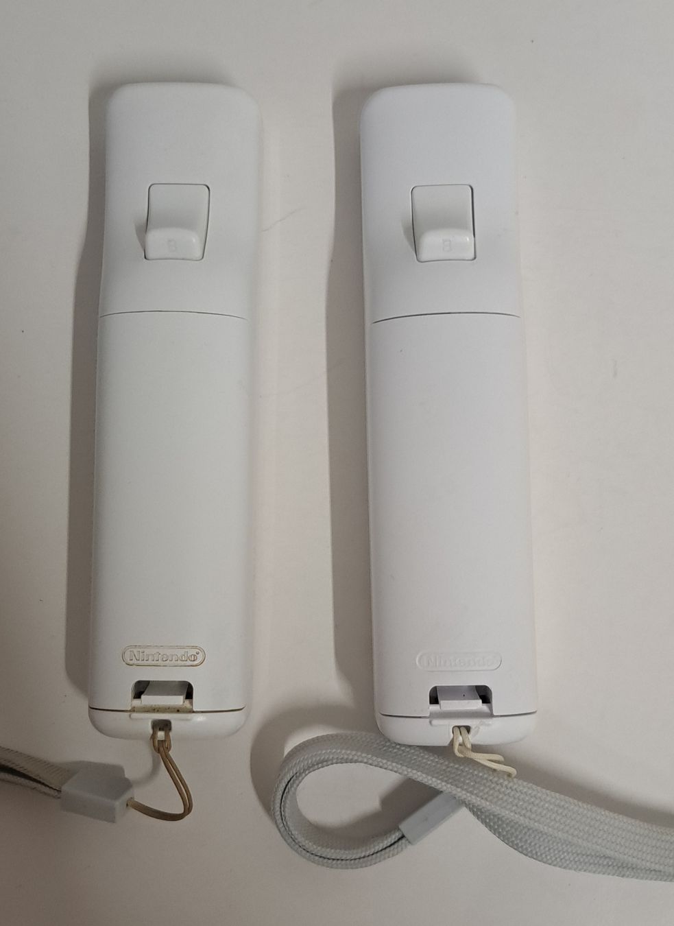 Nintendo Controller: Nintendo wii Controller 2x – Usato da Biel/Bienne venduto da Sasha4u 1