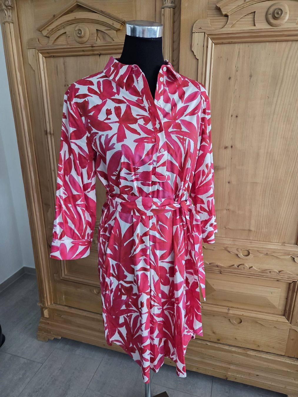 Robes: schönes Kleid Catnoir – Neuf (Voir description) à Wiesendangen par Sinhuk