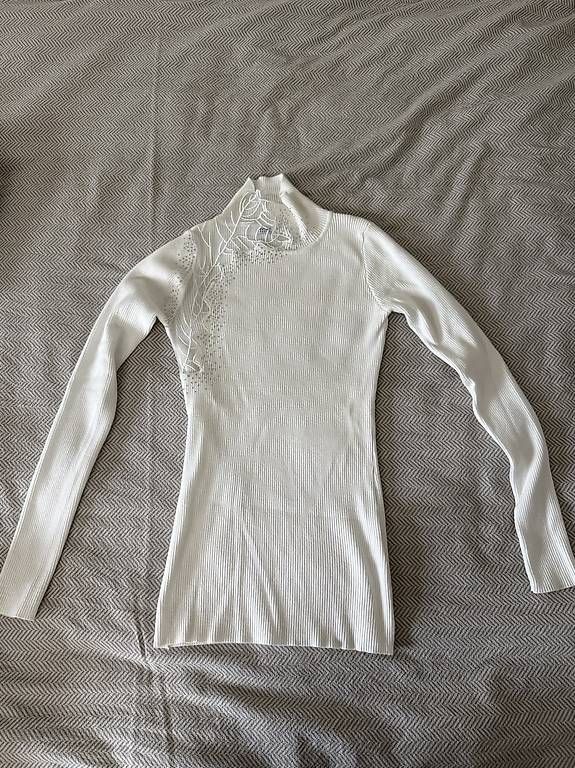 Pullover & Sweatshirts: Rollkragen Pulli mit Muster – Gebraucht aus Emmen von rossellamalito