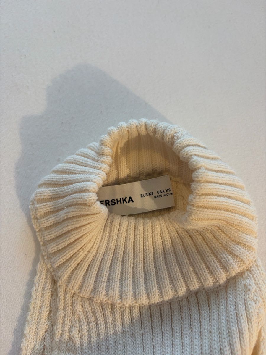 Bershka Lotti di vestiti: Ensemble top et jupe Bershka  – Usato da Pully venduto da ari_78pk 4
