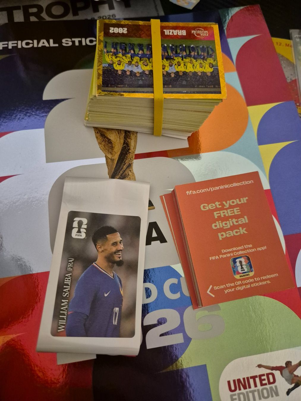 Panini Carte collezionabili: 170 Panini WM 2026 Sticker + Saliba Cola + 40 Digital Code – Nuovo (secondo la descrizione) da St. Ursen venduto da nud_x7g8 2